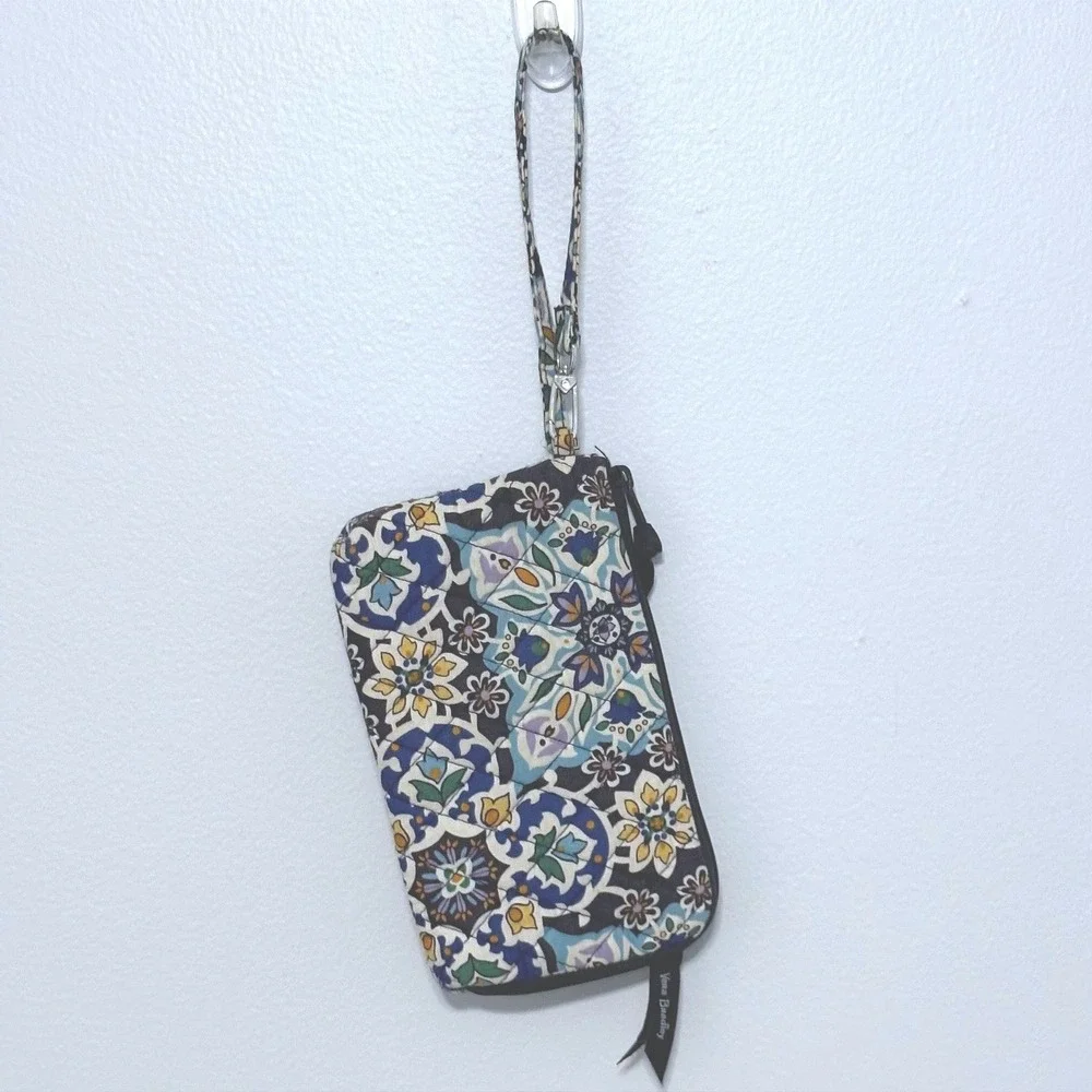 Vera Bradley RFID Quilted Cotton Wristlet Wallet Blue Yellow Medallion‎ Floral